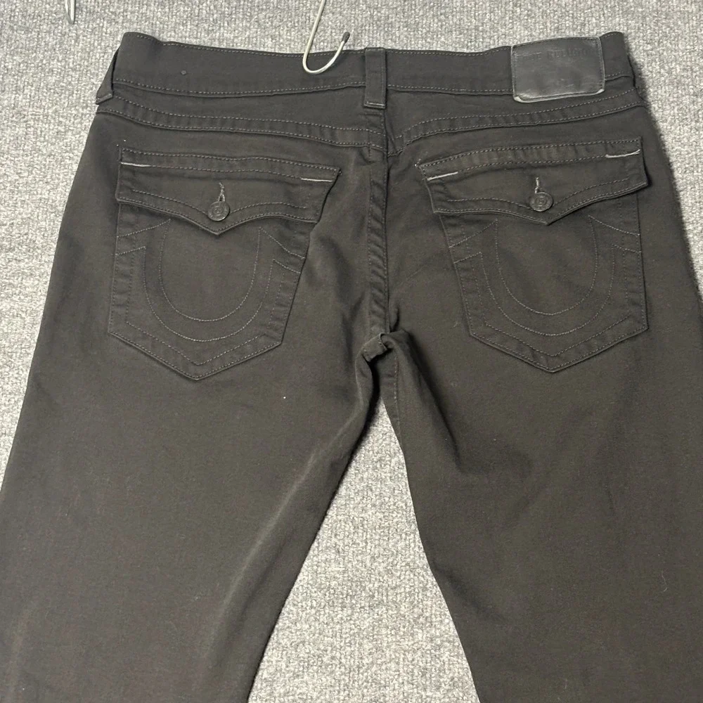 True Religion Jeans Mens 34 Black Geno Relaxed Slim Fit Stretch Denim Pants - Picture 10 of 16